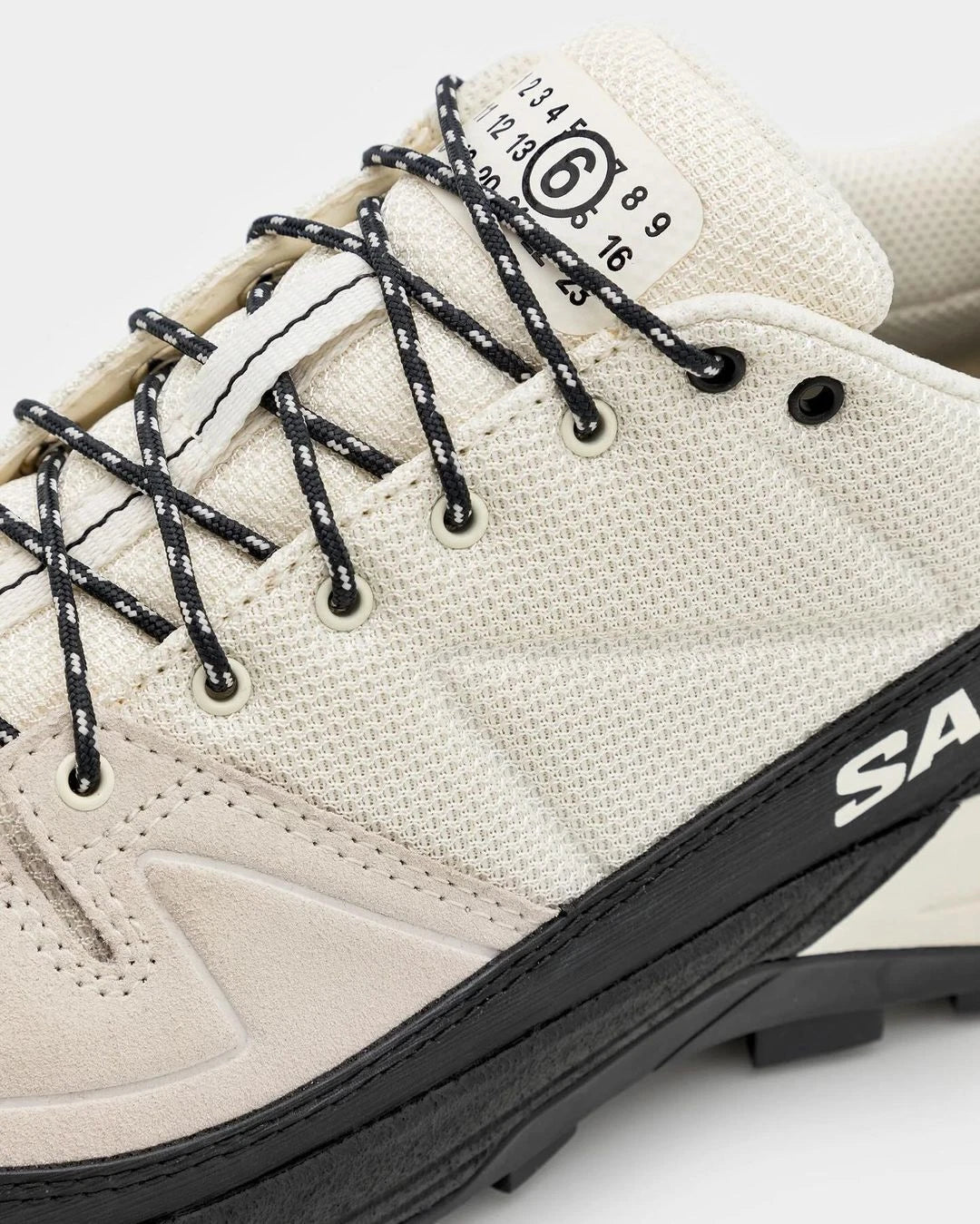 SNEAKERS VANILLA ICE/BLACK/ALMOND MILK