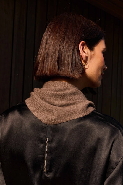 C.O.S.Y by SjaalMania Sjaal Cosy Triangle Dark Brown