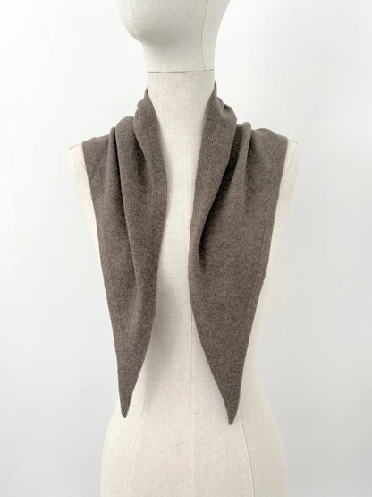 C.O.S.Y by SjaalMania Sjaal Cosy Triangle Dark Brown