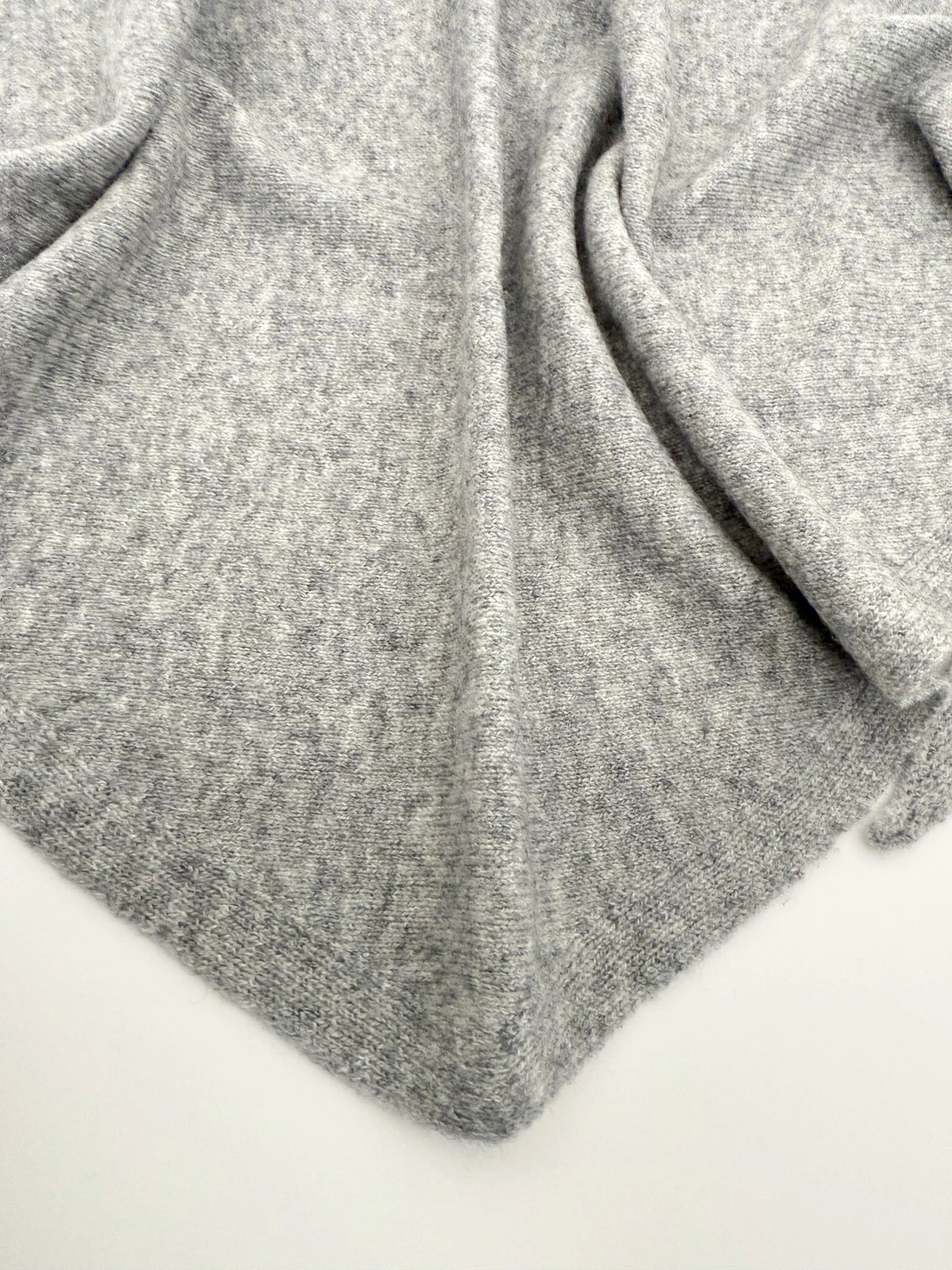 C.O.S.Y by SjaalMania Sjaal Cosy Triangle Medium Grey