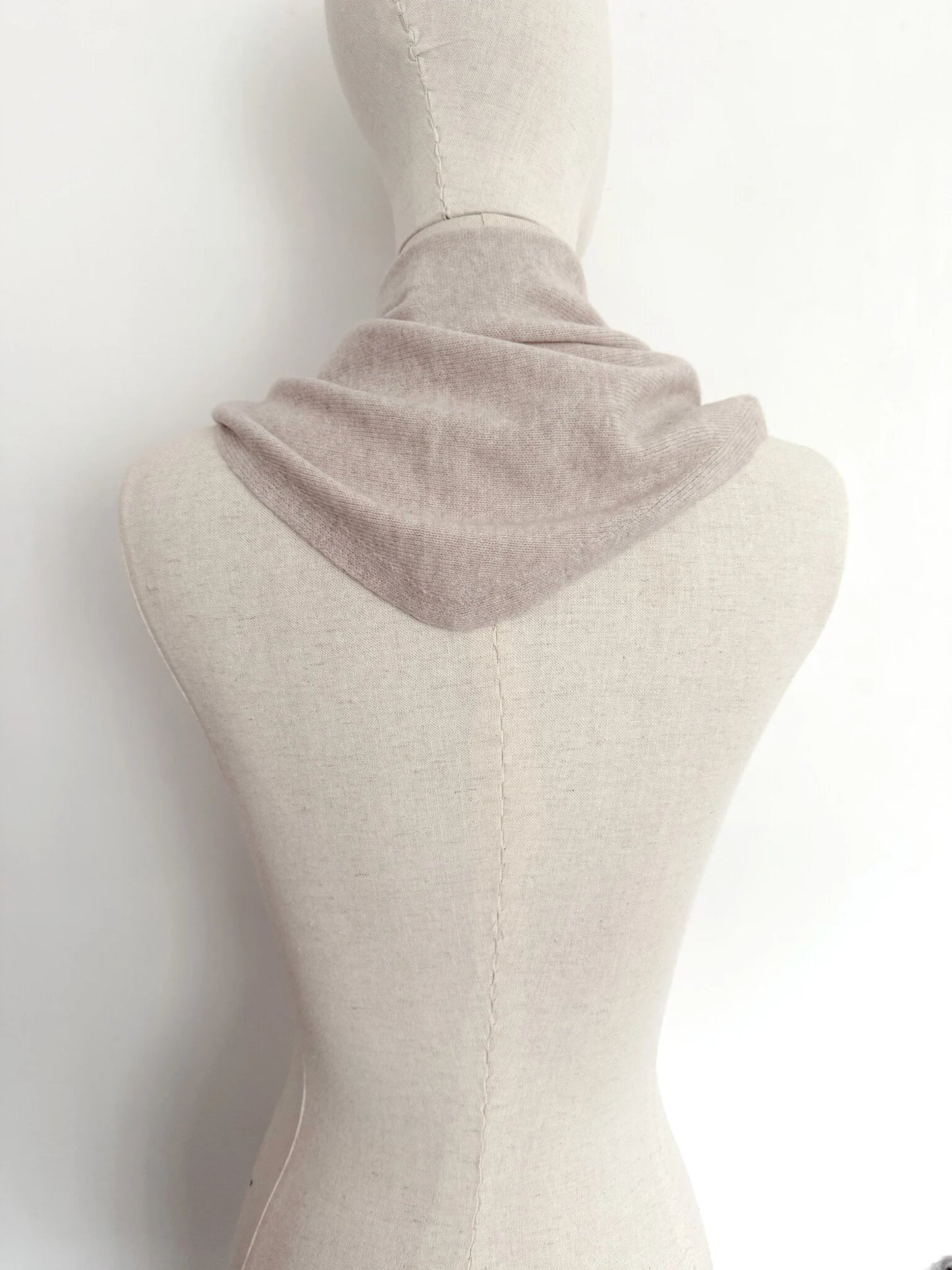 C.O.S.Y by SjaalMania Sjaal Cosy Triangle Oatmeal