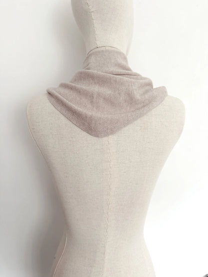 C.O.S.Y by SjaalMania Sjaal Cosy Triangle Oatmeal